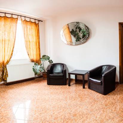IMG_7025_stitch_xs.jpg Cazare Pensiunea Casa Românească Târgoviște