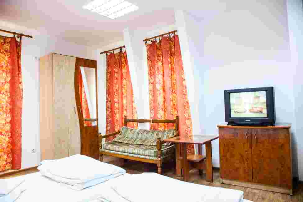 IMG_7015.jpg Cazare Pensiunea Casa Românească Târgoviște